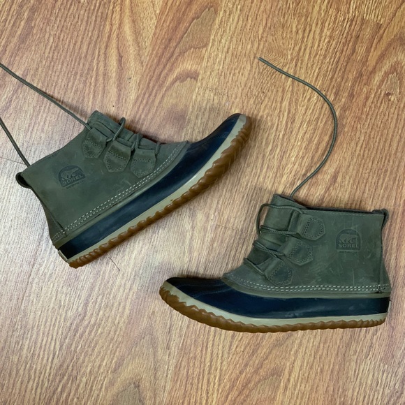 Sorel Rubber and Suede Boot - Picture 3 of 9
